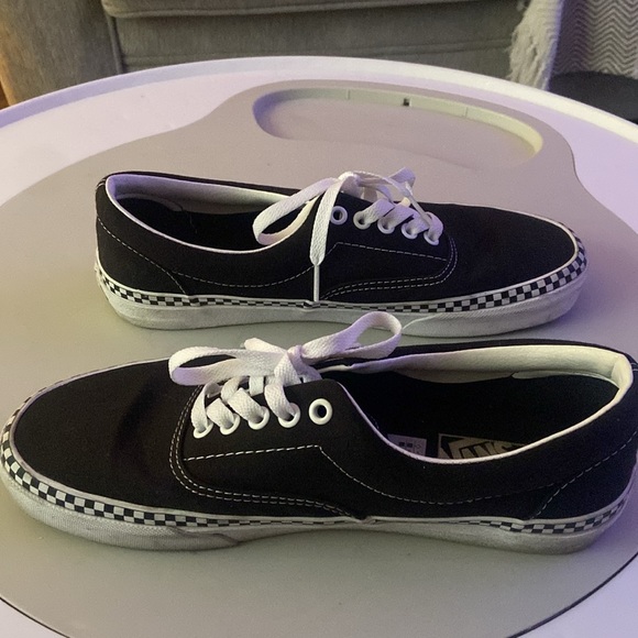 Vans Authentic, with checkered stripe along the rubber outsoles - Picture 4 of 4